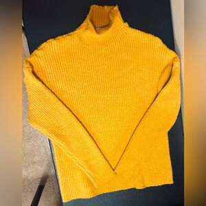 Petal & Pup sweater 💛